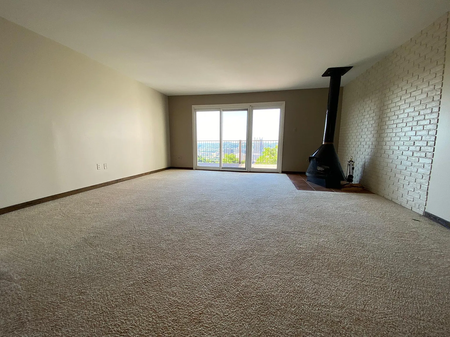2 bed, 1.5 bath, 1444 sqft, $2,150 — Photo 2