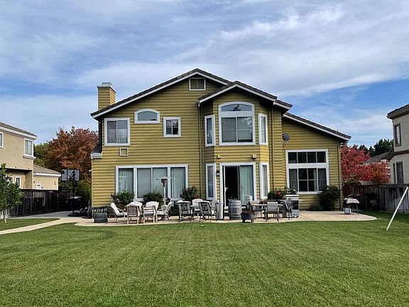 4th image of 649 Renaissance Avenue