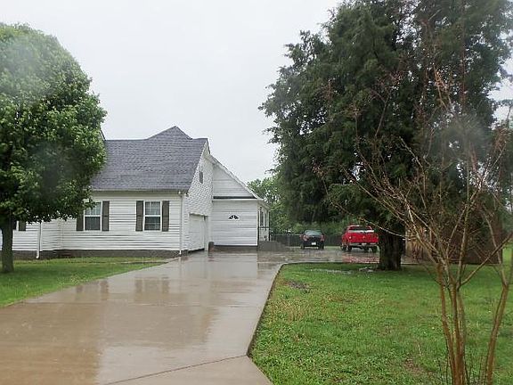 3rd image of 133 Ziffell Dr