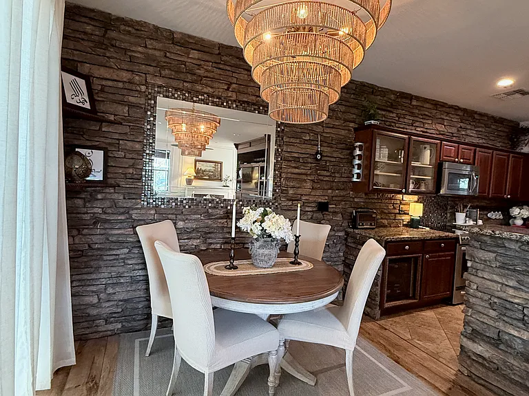 2914 E Dunbar Dr — Photo 9