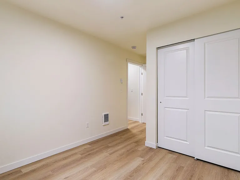 1809 E Sunset Dr — Photo 32