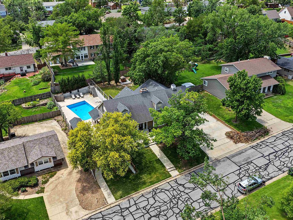 1st image of 2226 Melrose Ln