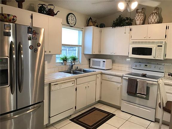 4th image of 11219 Thicket Ct