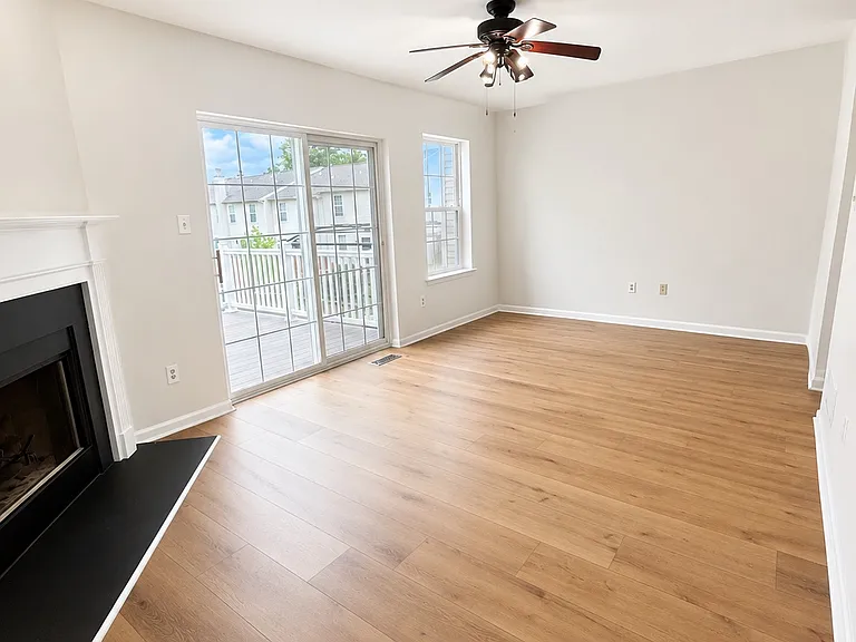 4220 Elm Ct #TOWNHOME — Photo 8