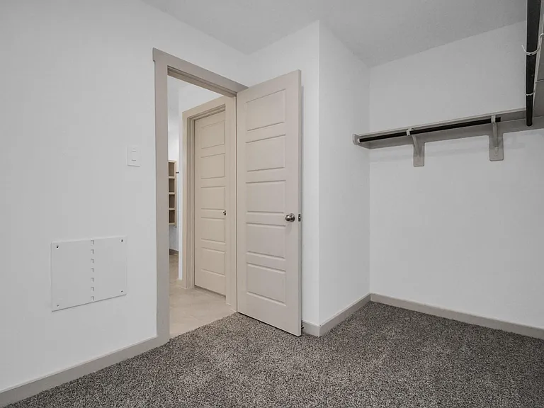 7731 Suffolk Valley Ln — Photo 38