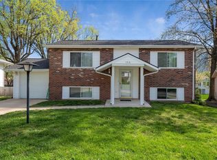 1716 Marsha Ln, Maryland Heights, MO 63043