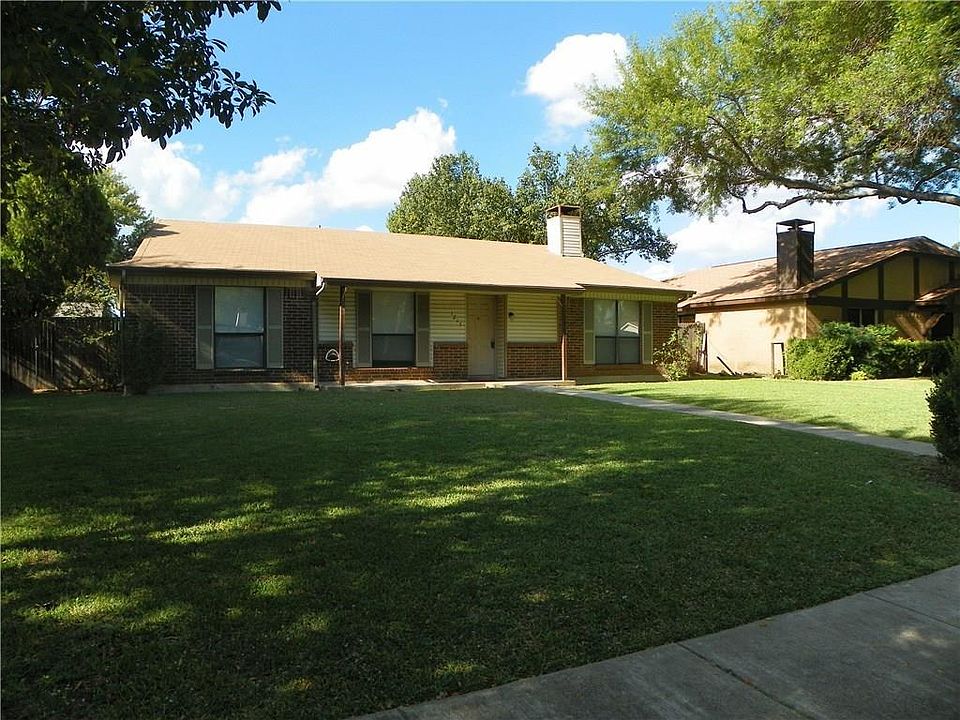 1st image of 1217 Frio Ln