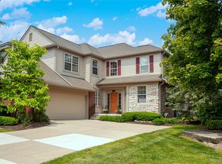3845 Winding Brook Cir, Rochester, MI