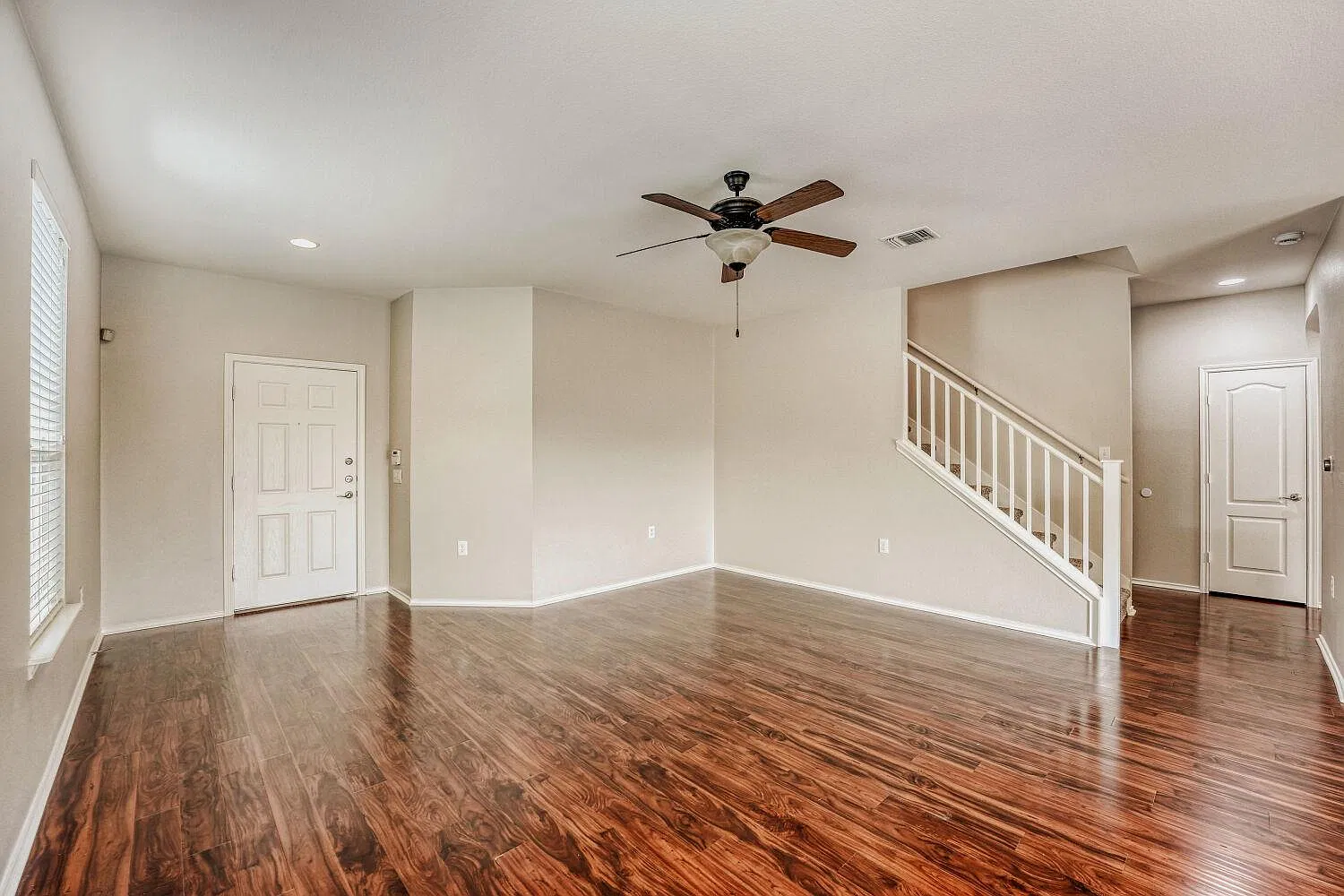 3 bed, 2.5 bath, 2020 sqft, $2,150 — Photo 4