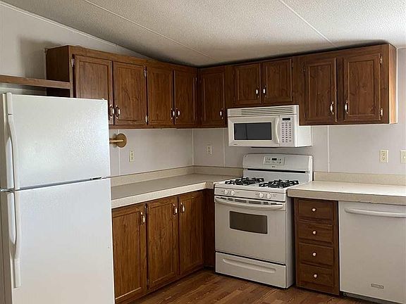 3rd image of 45 Marsha Dr