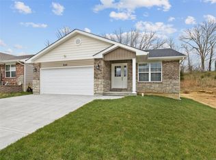 648 Rockshire Dr, Herculaneum, MO 63048