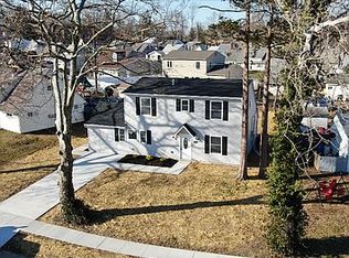 46 Ridge Ln, Levittown, PA 19055