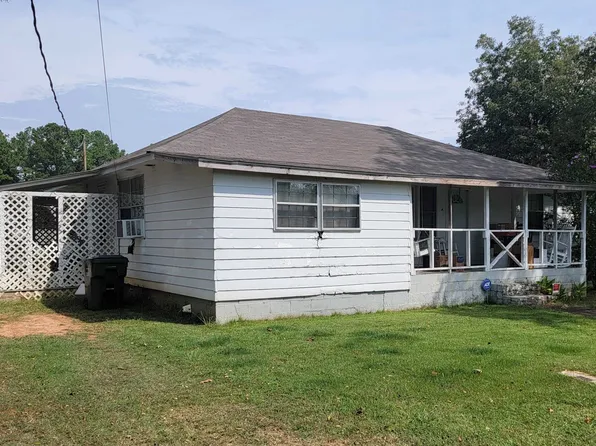 209 W 3rd St, Tuscumbia, AL 35674
