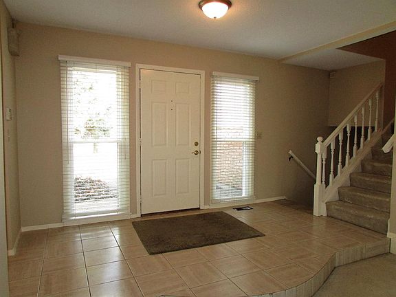 3rd image of 1620 Cambridge Dr