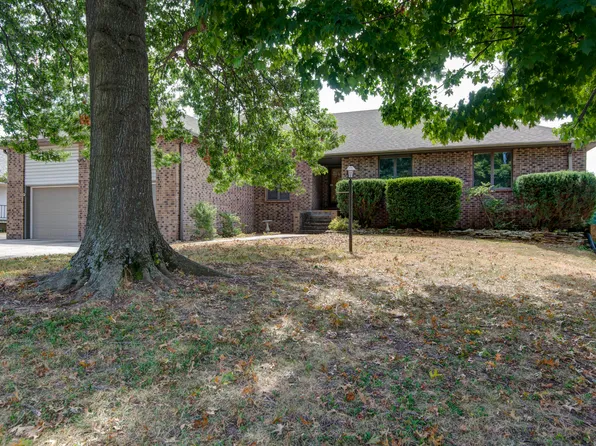 1464 E Burntwood Street, Springfield, MO 65803