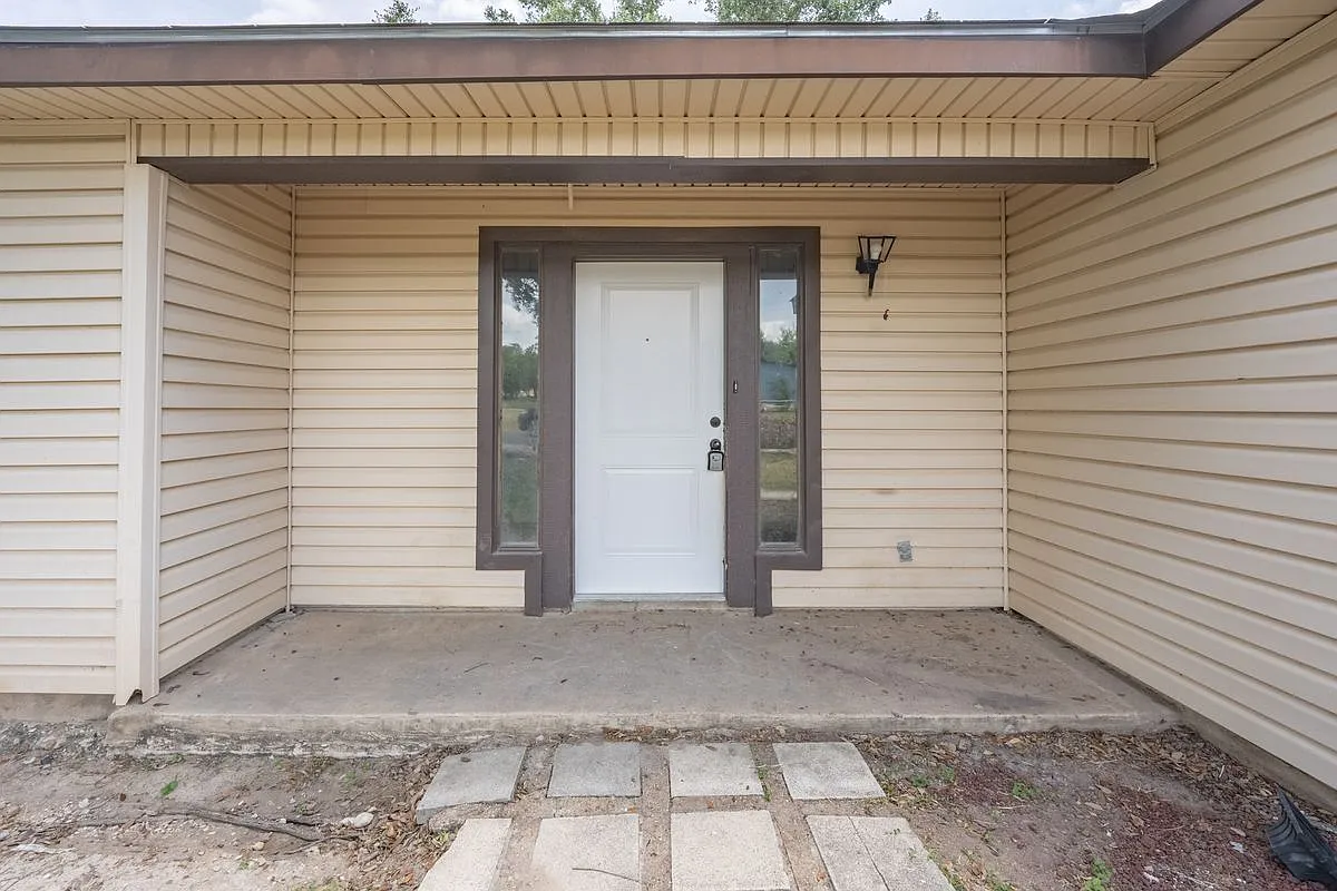 3 bed, 2.0 bath, 1262 sqft, $1,500 — Photo 2