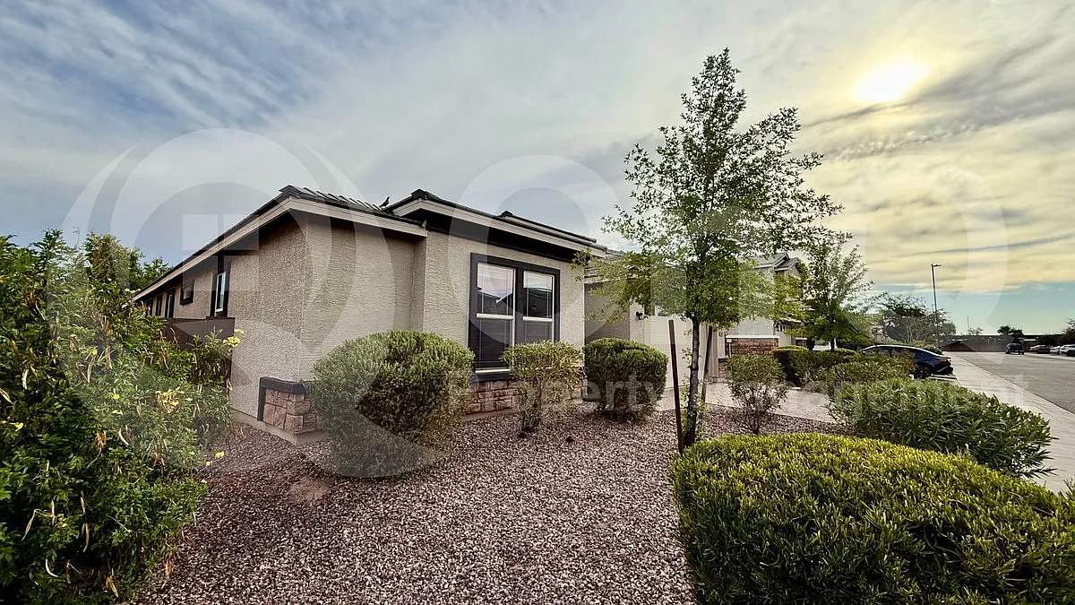 4 bed, 3.0 bath, 2520 sqft, $3,250 — Photo 3