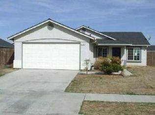 674 Walton Ave, Sanger, CA 93657