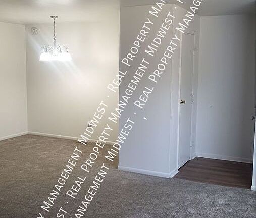 3rd image of 5666 Elgin Roof Dr