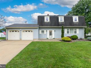 543 Flock Rd, Hamilton, NJ 08690