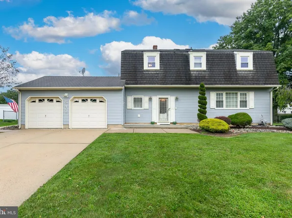 543 Flock Rd, Hamilton, NJ 08690