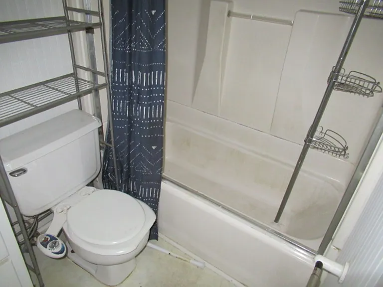 1404 Maple St — Photo 24
