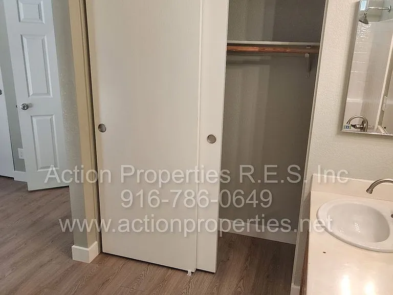 1057 Shenencock Way — Photo 14