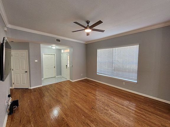 3rd image of 7511 Bay Port Rd #5