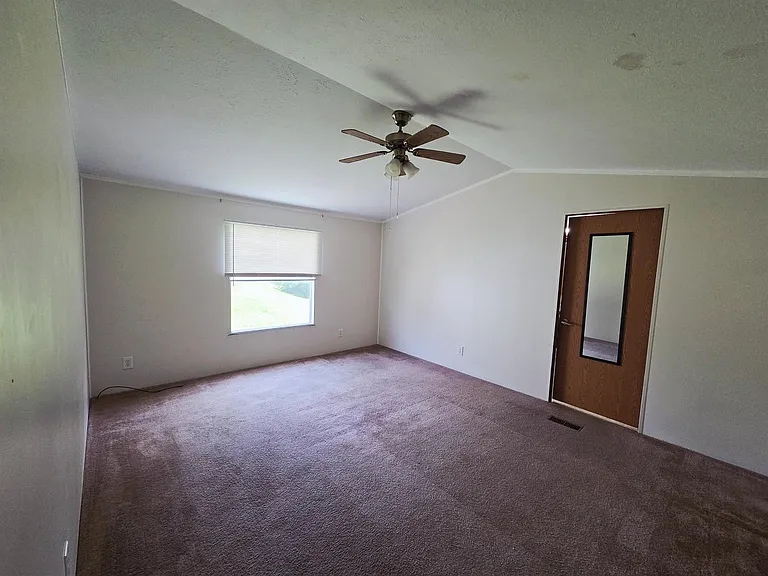 58 Powerline Pl — Photo 7