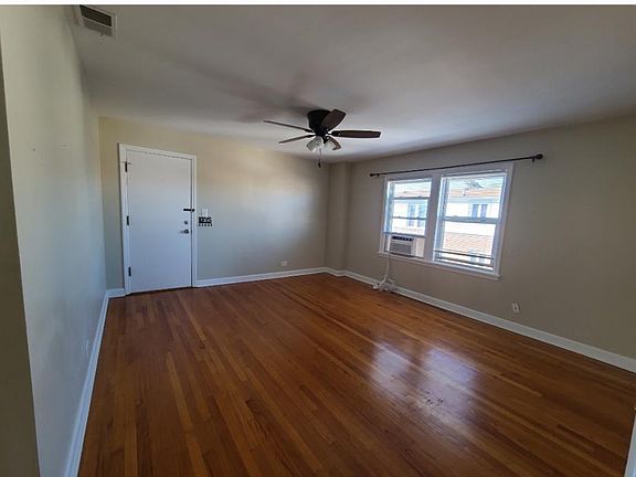 3rd image of 2815 N 72nd Ct