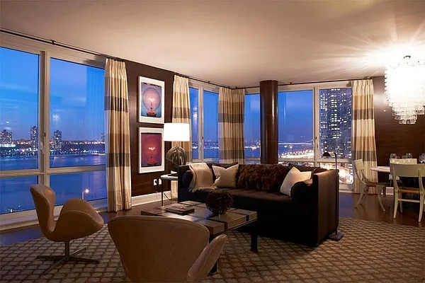 Sold by Miriam Izsak Realty  LLC | media 18