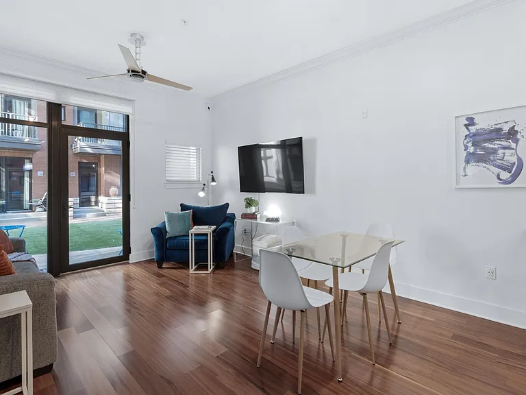 129 Walnut St #105 — Photo 6