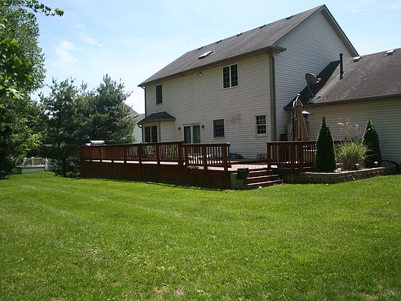 5th image of 878 Fairfield Dr