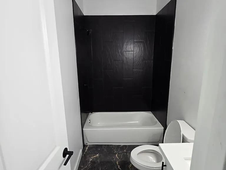 412 Gastel Cir #2 — Photo 4
