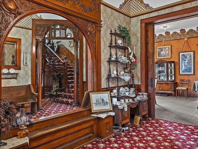 Listing photo 3