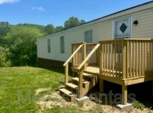 321 Empire Dr, Saint Albans, WV 25177