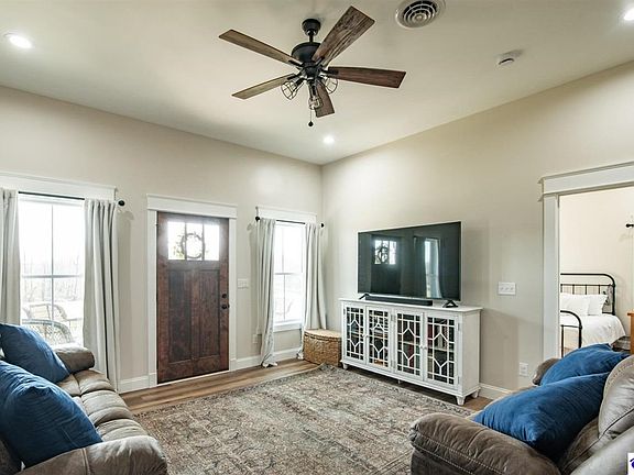 2nd image of 364 Buckles Rd