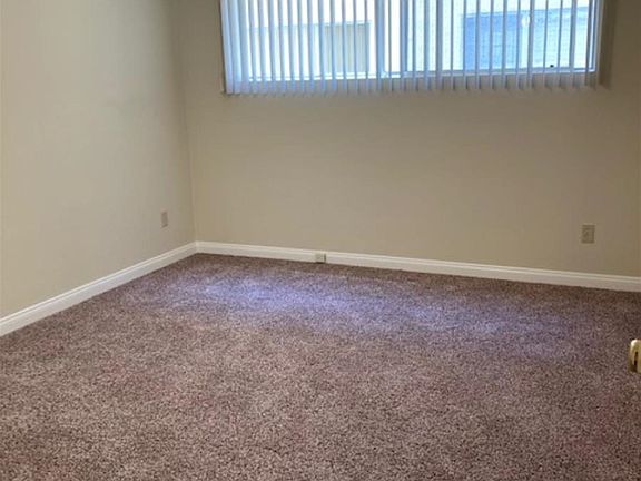 3rd image of 607 E Providencia Ave #B