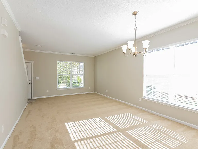 4521 Hyperion Ct — Photo 2