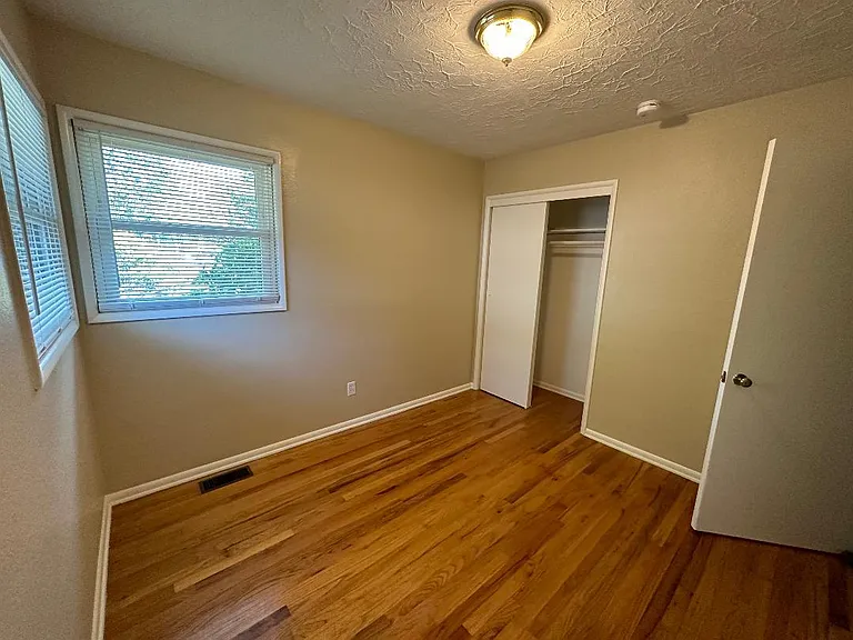 5603 SE Harlene St — Photo 17