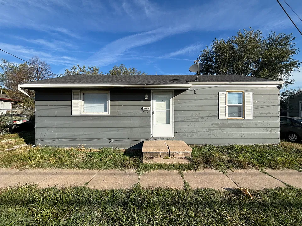 138 W 31st St S