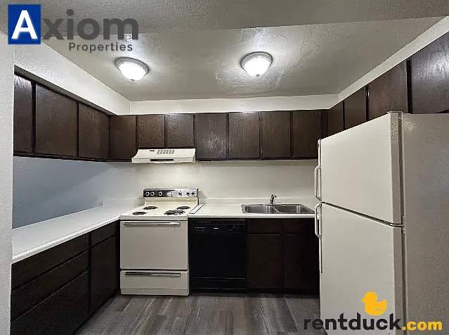 Fairway Estates Condominiums — Photo 2