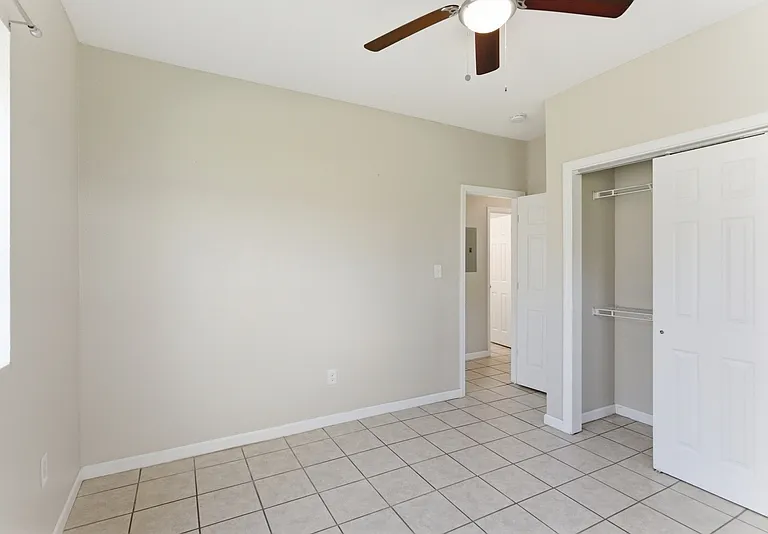 3300-3374 Valley View Dr NE #3360 — Photo 4