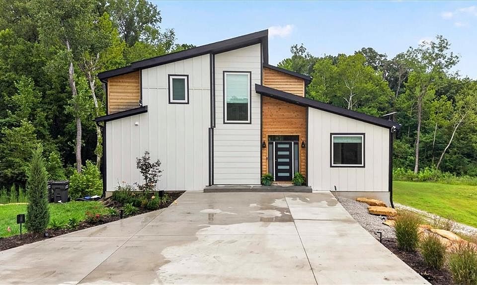 1st image of 8395 NW Baker Cir