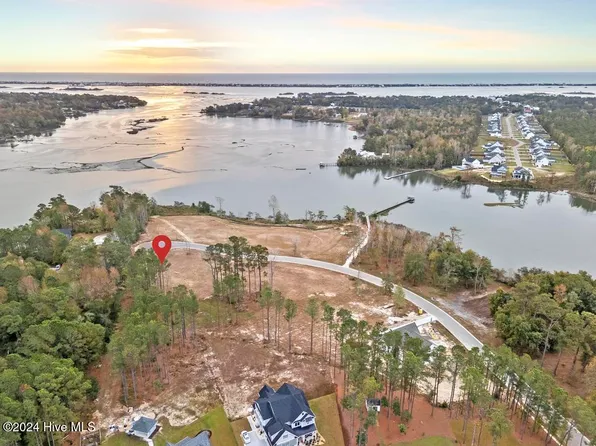 51 Crown Pointe Drive, Hampstead, NC 28443