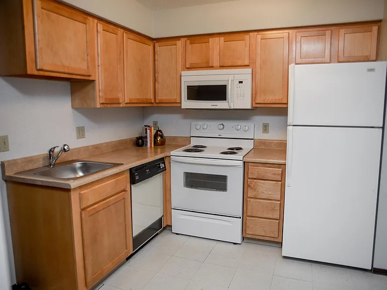 1711 Kuntz Rd — Photo 10