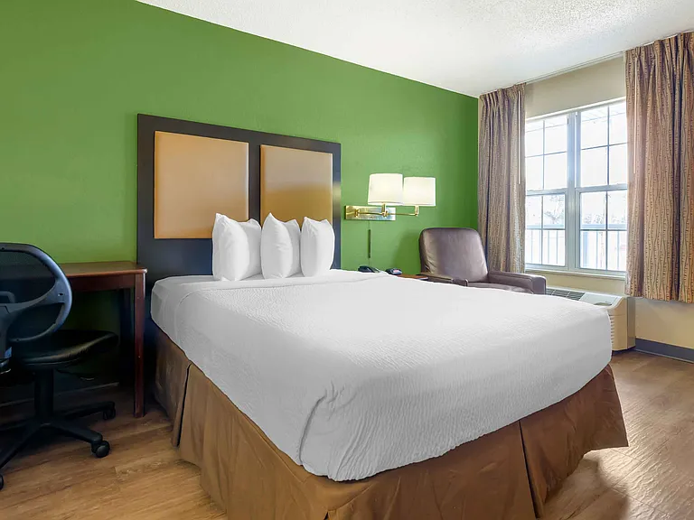 Studio Suite - 1 Queen Bed