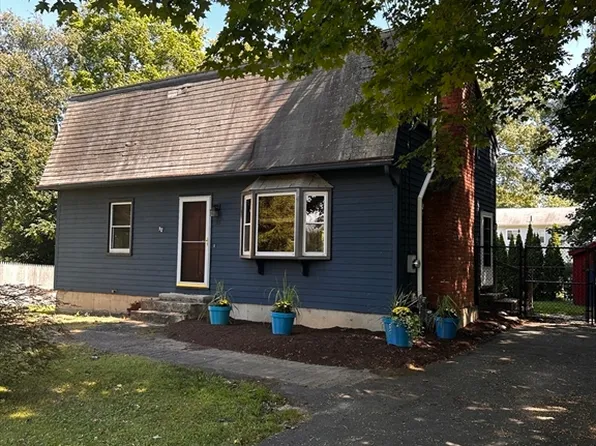53 Bristol St, Westfield, MA 01085