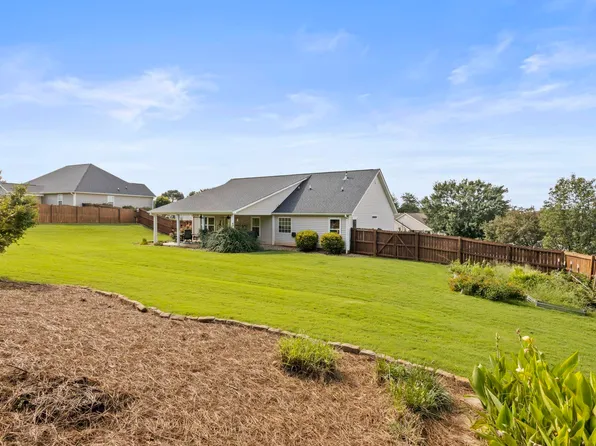 52 Sacha Ln, Travelers Rest, SC 29690