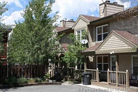 2nd image of 1486 Park Ave #6